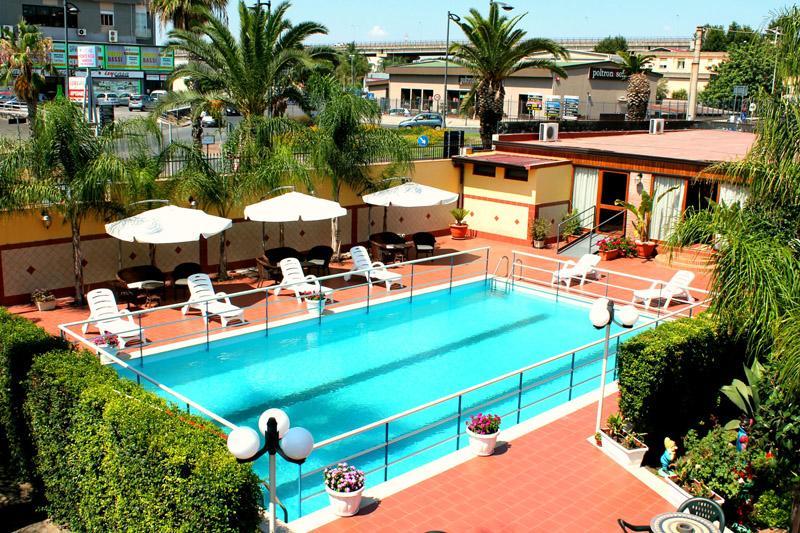 Hotel La Villa Misterbianco Kültér fotó