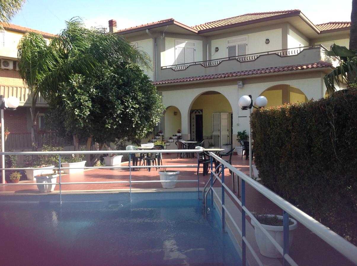 Hotel La Villa Misterbianco Kültér fotó