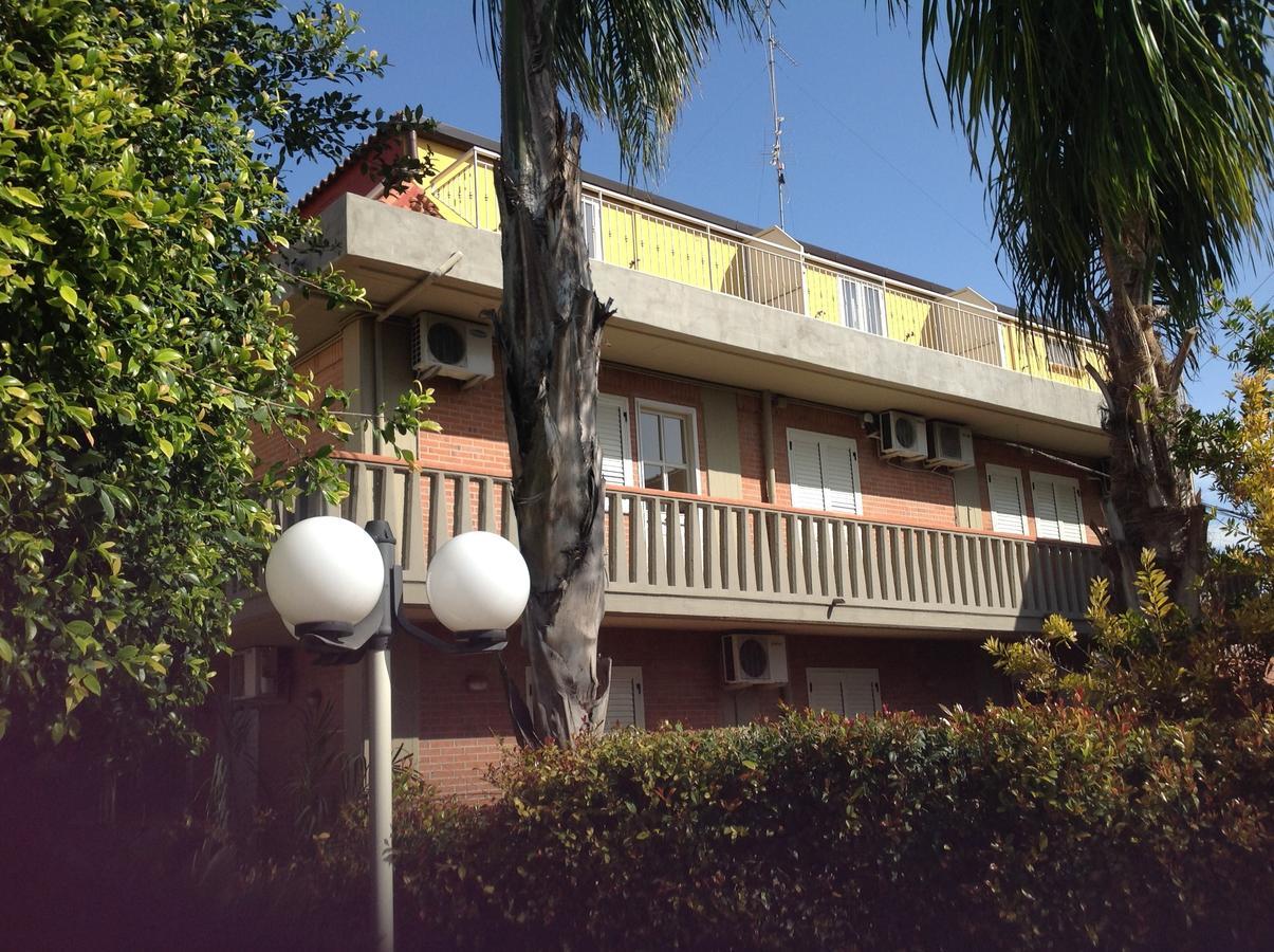 Hotel La Villa Misterbianco Kültér fotó